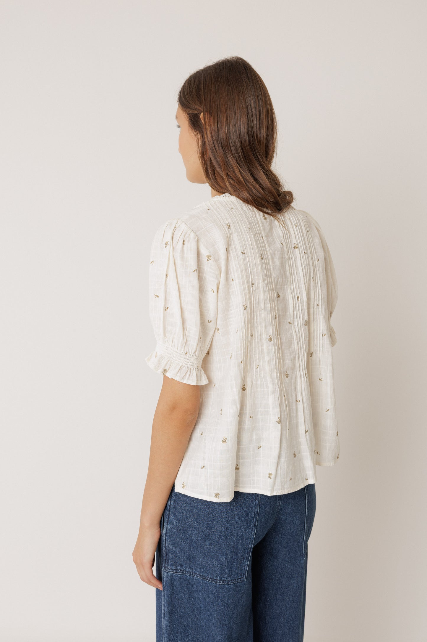 Short-Sleeved Elastic Shirt